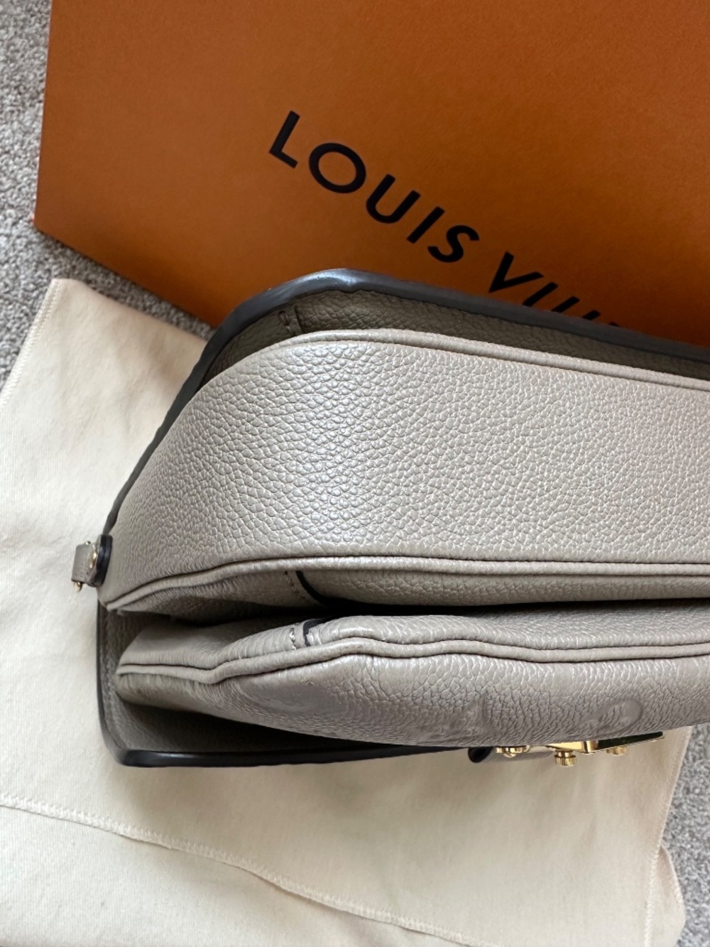 Authentic Louis Vuitton Pochette Métis - Picture 3 of 7